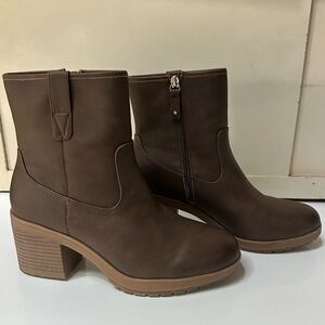 Dr. Scholl’s brown ankle boots - women 8.5
